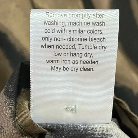 Hinson Wu Women’s Larissa Long Sleeve Abstract Zebra Shirt Size Medium Oversized - Picture 9 of 12